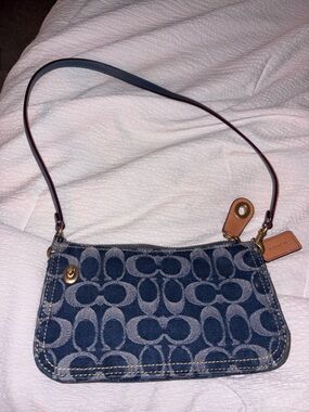 Coach penn shoulder bag in Signature cavas